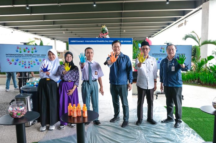 Hyundai Motor Manufacturing Indonesia mengundang siswa-siswi penyandang disabilitas untuk melihat proses produksi di pabrik Hyundai.