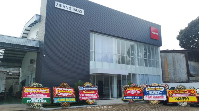 PT Isuzu Astra Motor Indonesia meresmikan gedung baru Zirang Isuzu Cimahi di Jalan Mahar Martanegara No. 96, Cimahi, Jawa Barat.