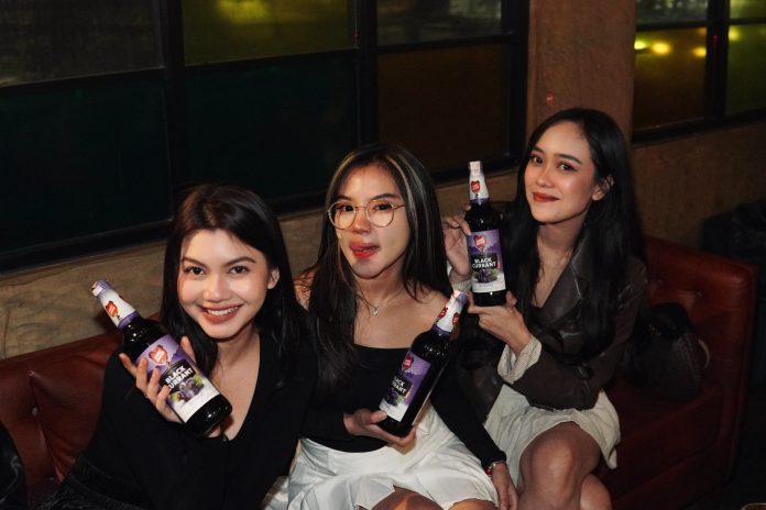 Memperkenalkan produk baru Blackcurrant dari Intisari dengan rasa segar, manis-asam yang seimbang dan blackcurrant sesungguhnya.