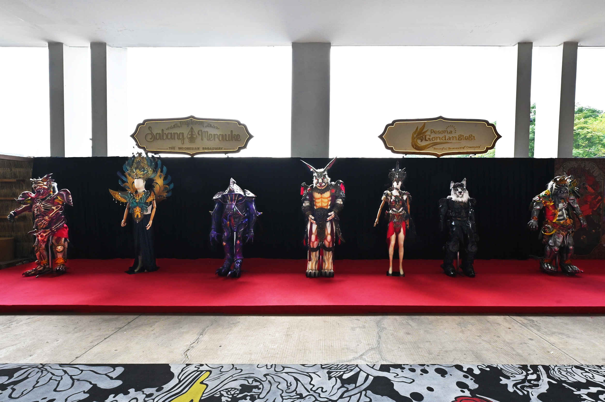 Jajaran kostum karakter karya Pesona Gondanglegi dan Jember Fashion Carnaval