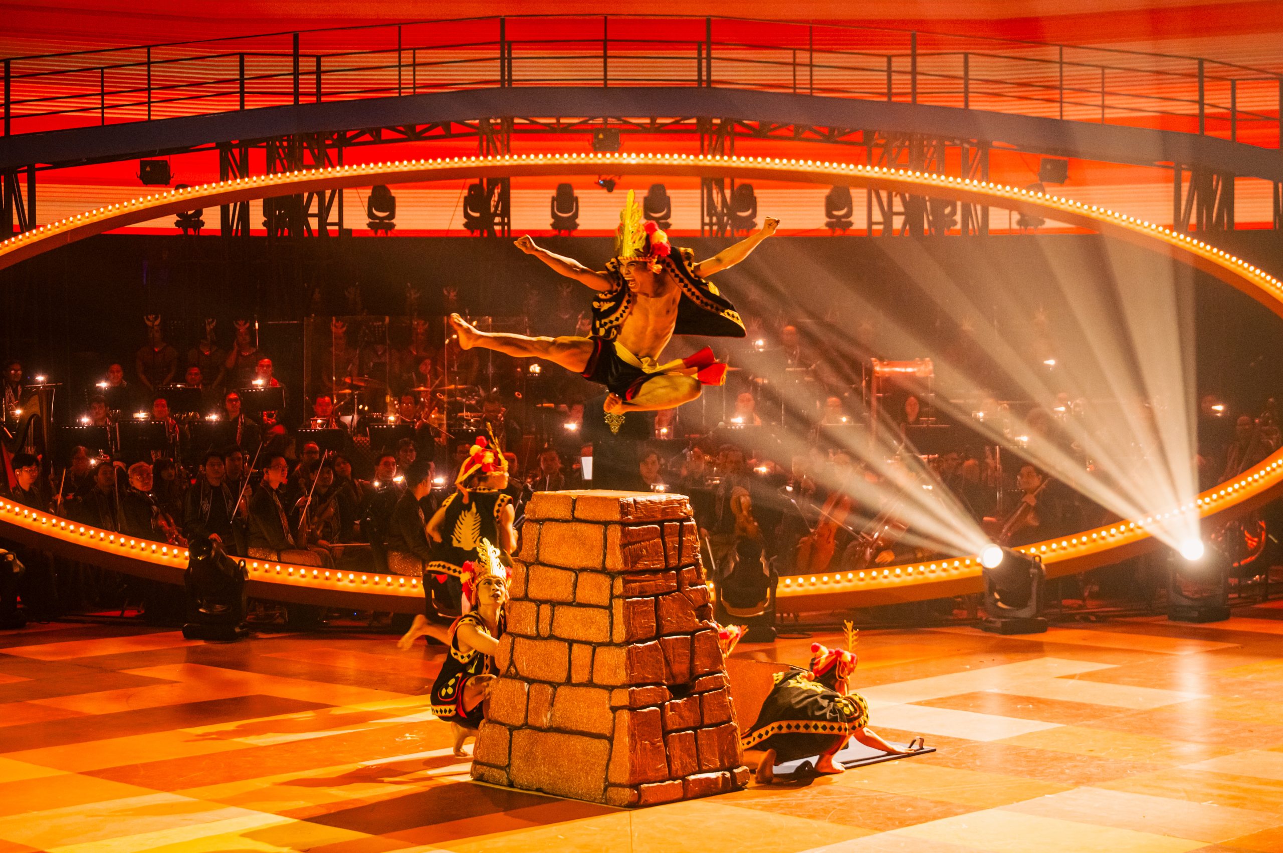 Salah satu atraksi yang dihadirkan untuk mewakili rangkaian cerita tanah Sumatera